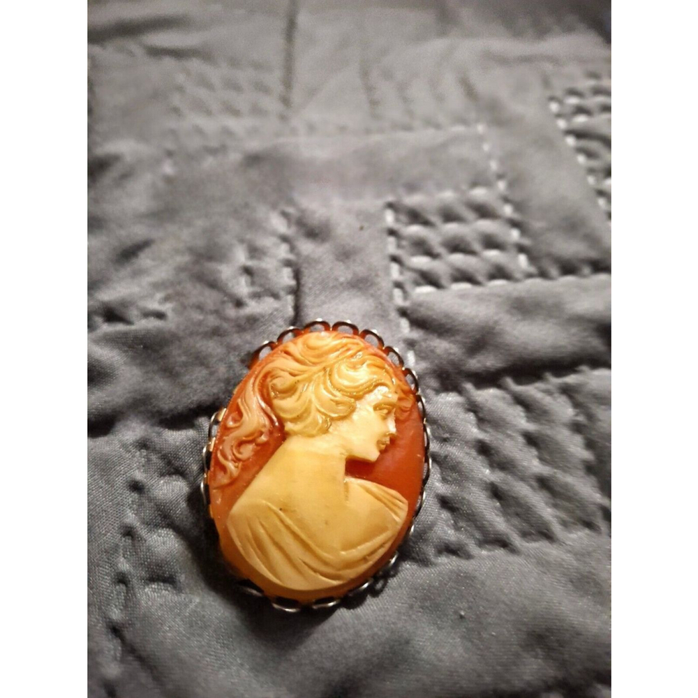 cameo pendant
